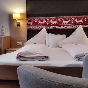 Deluxe Zimmer mit Kingsize-Bett